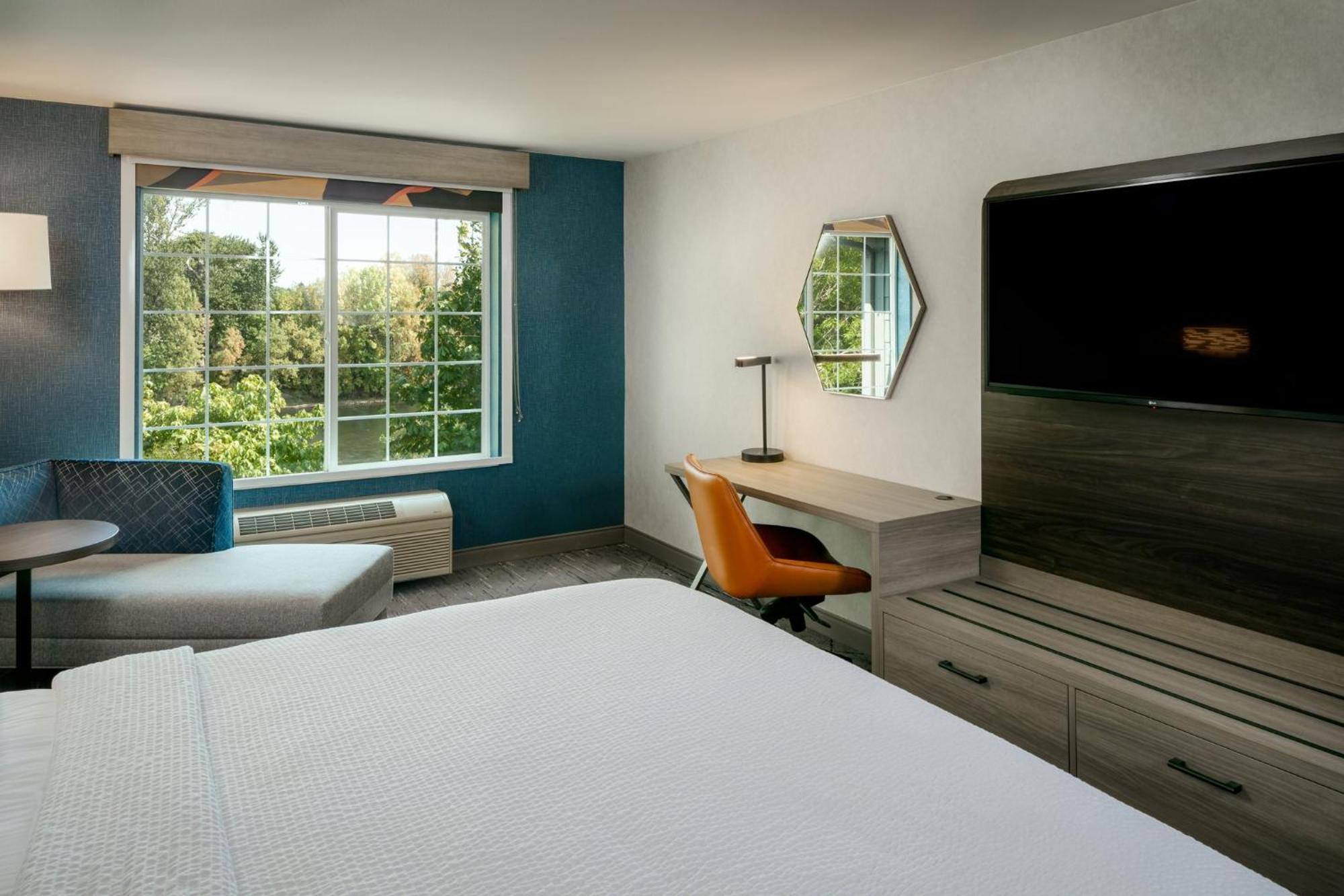 Holiday Inn Express Corvallis-On The River By Ihg Exterior photo