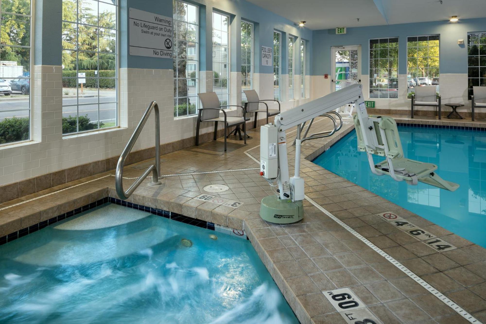 Holiday Inn Express Corvallis-On The River By Ihg Exterior photo